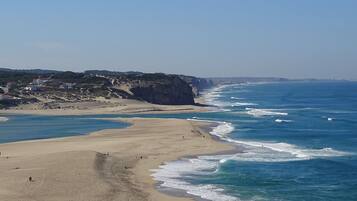 Ubicación a pie de playa y tumbonas