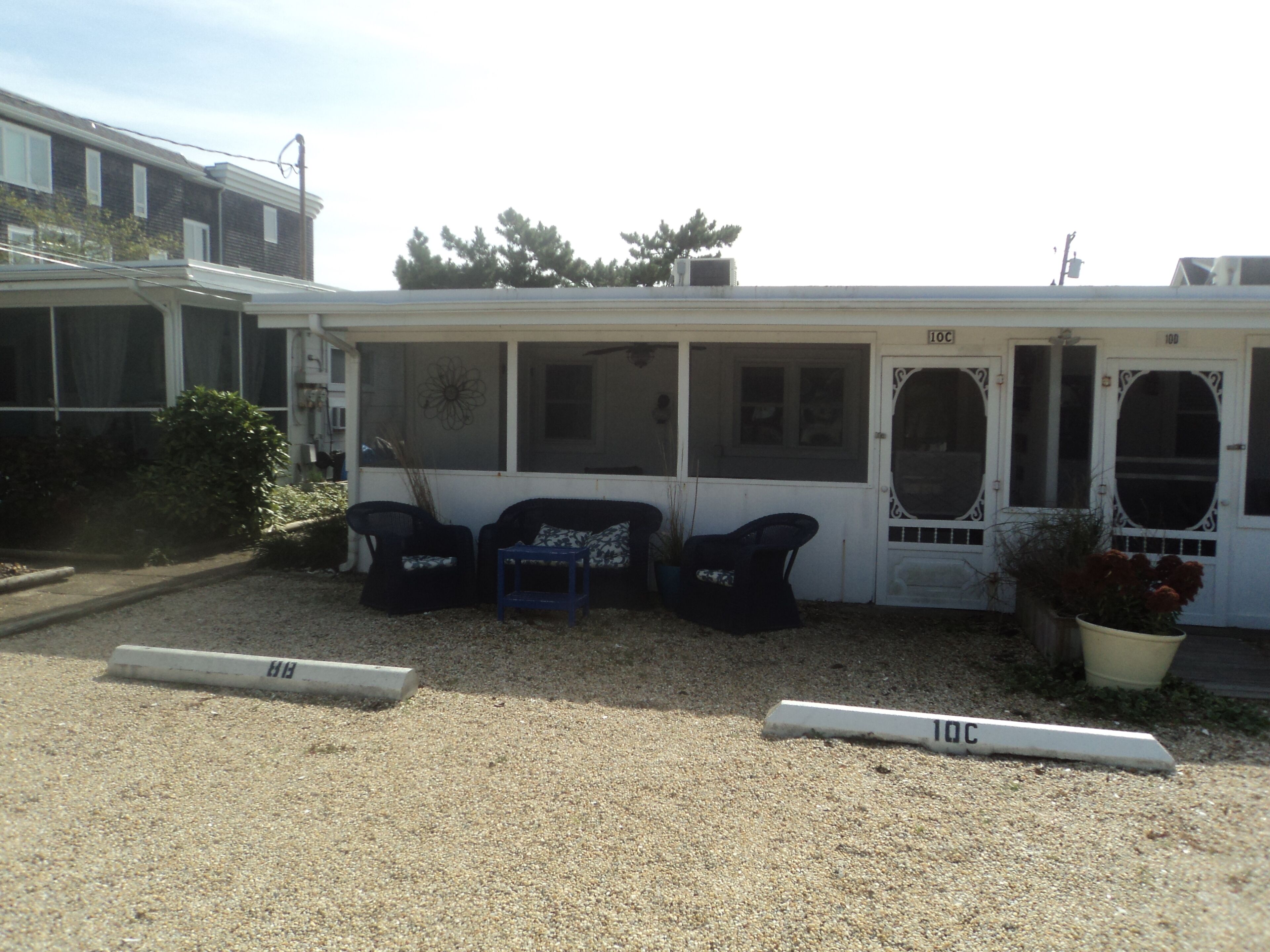 View from outside - Shorebreak Cottage is on the left.