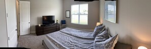 3 slaapkamers, een kluis op de kamer, een strijkplank/strijkijzer, wifi