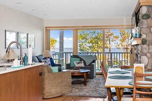 TV, fireplace, offices - Dragonfly at the Homestead (Glen Arbor)