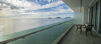 Malecon Location Torre eMe #1501 with Pool