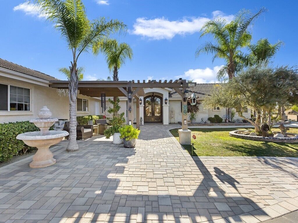 Large Estate in Temecula wine country.