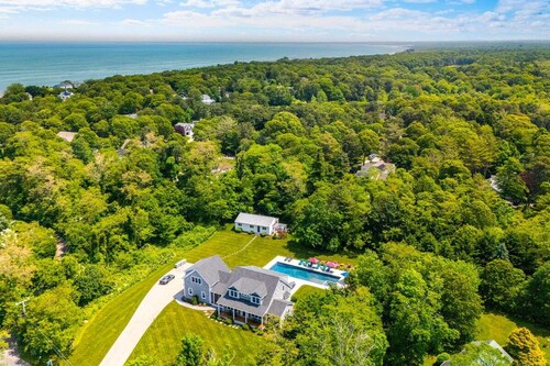 Breakwater Acres 164-B  Luxurious Estate by the Bay in Brewster