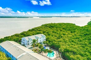 Exterior - Inviting Condo with Shared Pool, High-Speed WiFi, and Central AC (Holmes Beach)