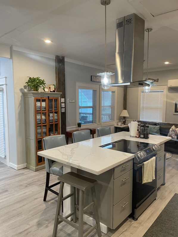 Fridge, microwave, oven, stovetop - Newly Enlarged Cozy Cottage-5 Min. walk to the beach. Great Gulf Views! (Galveston)