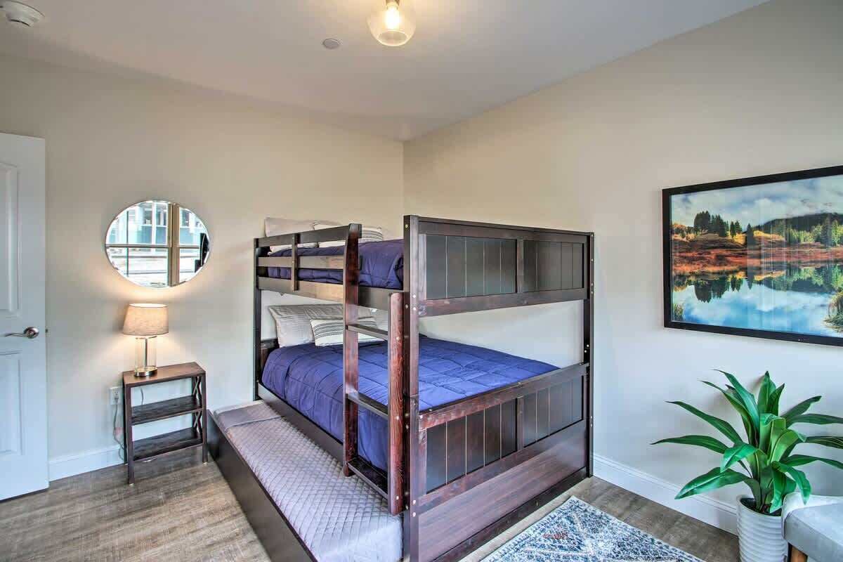 3 bedrooms, desk, iron/ironing board, WiFi