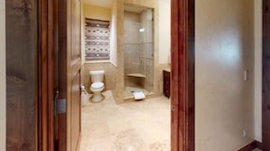 Ensemble douche/baignoire, sèche-cheveux