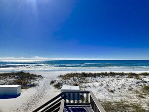Beach nearby, sun-loungers, beach towels - A families Paradise awaits you, steps away from the Beach (Miramar Beach)