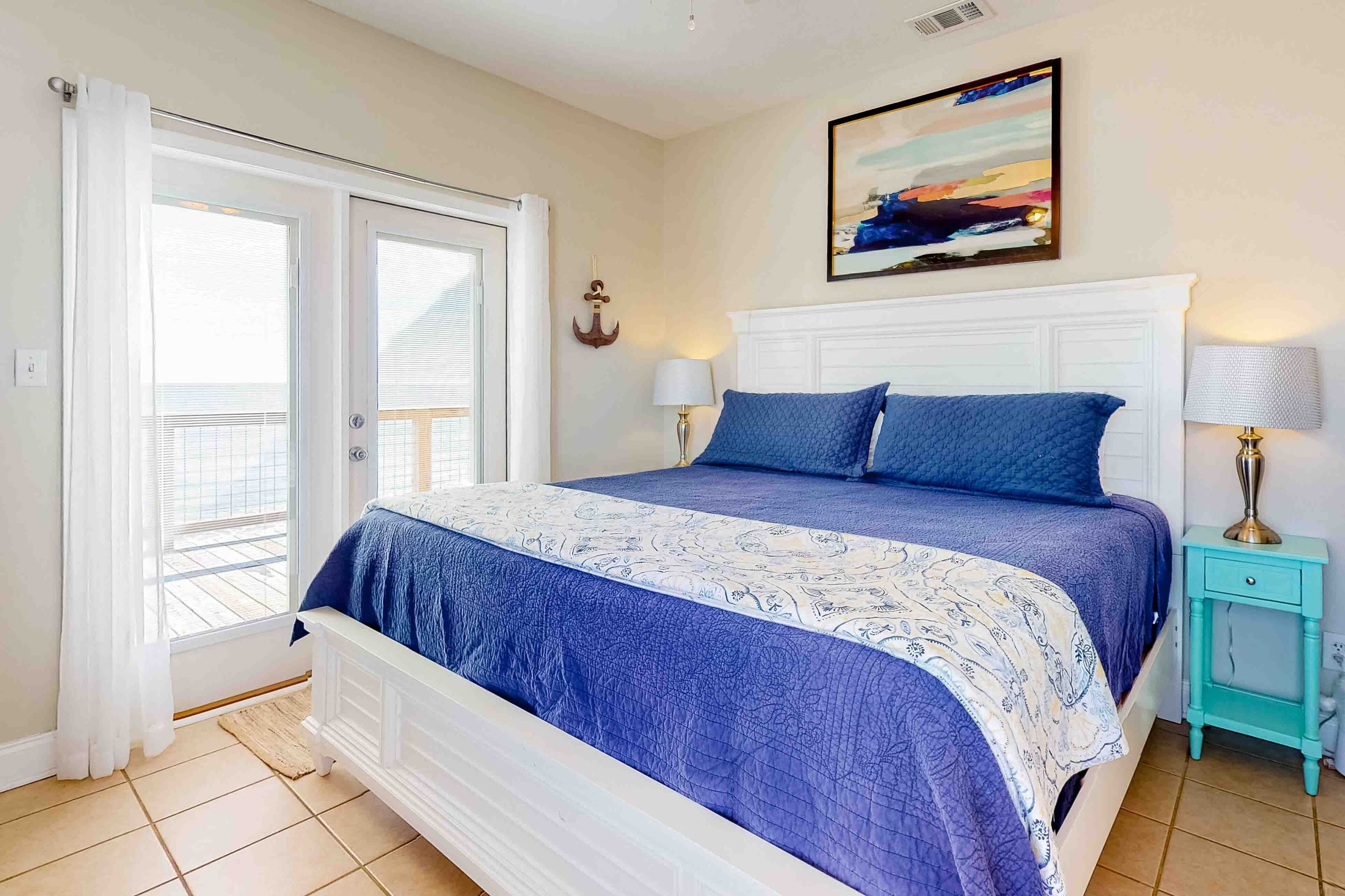 4 makuuhuonetta, silitysrauta/-lauta, internet, vuodevaatteet