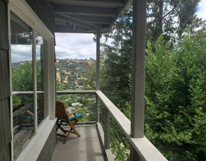 Enchanting Oasis with Beautiful View