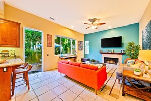 Älytelevisio, takka, videopelejä, DVD-soitin