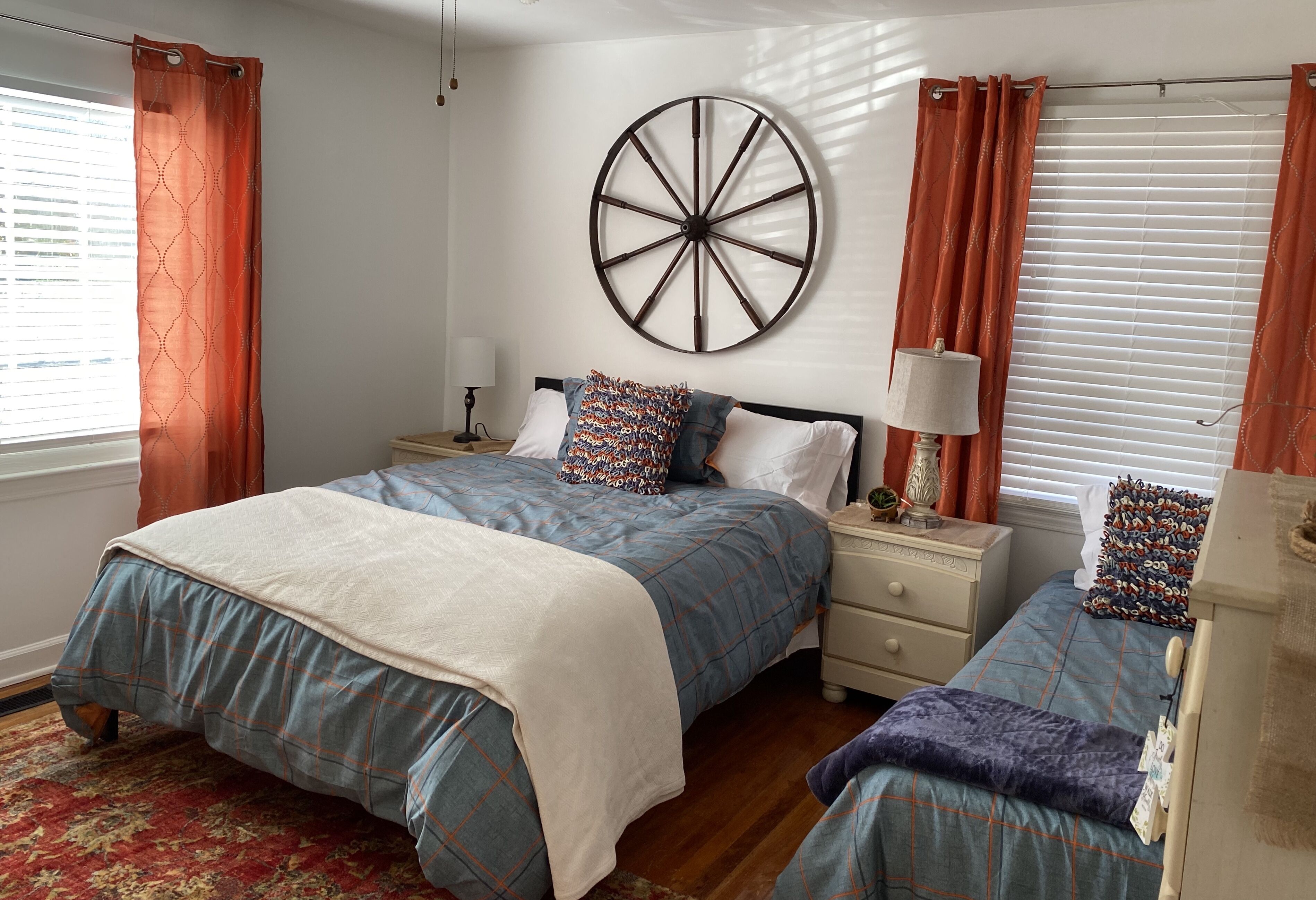 3 chambres, bureau, fer et planche à repasser, Wi-Fi gratuit