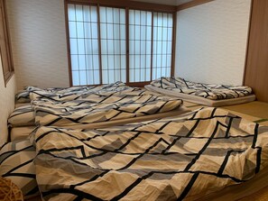 4 sovrum, skrivbord, strykjärn/strykbräda och gratis wi-fi