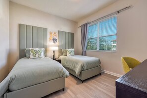 3 bedrooms, desk, iron/ironing board, travel cot