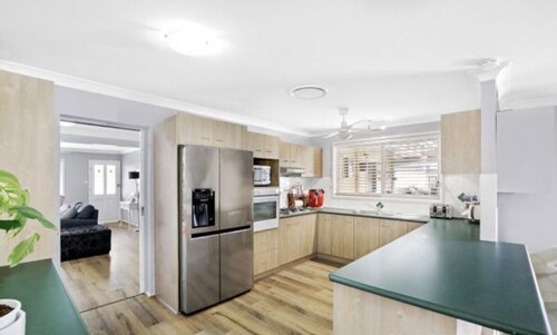 Budgewoi home between 2 Lakes & 5 minutes from Budgewoi Beach