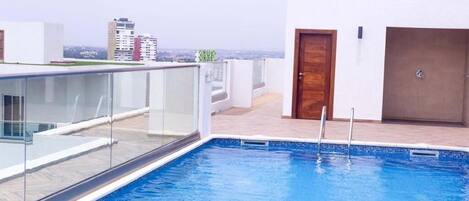 حمّام سباحة خارجي