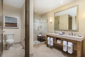 Hair dryer, towels - 2 BR Presidential Suite - Special DEAL - Luxury Suite  (Avon)