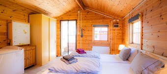 Vacation home with a view of the lake, family-friendly, free WLAN