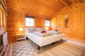 2 bedrooms, iron/ironing board, free WiFi, bed sheets - Vacation home with a view of the lake, family-friendly, free WLAN (Ed)