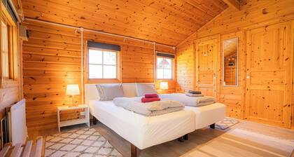 Vacation home with a view of the lake, family-friendly, free WLAN