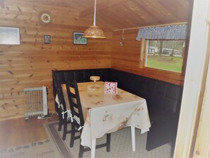 Dining - Vacation home with a view of the lake, family-friendly, free WLAN (Ed)