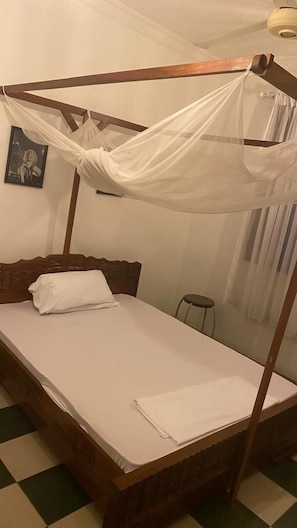 4 bedrooms, individually furnished, laptop workspace, iron/ironing board - SALAAM LETTING KIEMBE SAMAKI (Zanzibar Town)