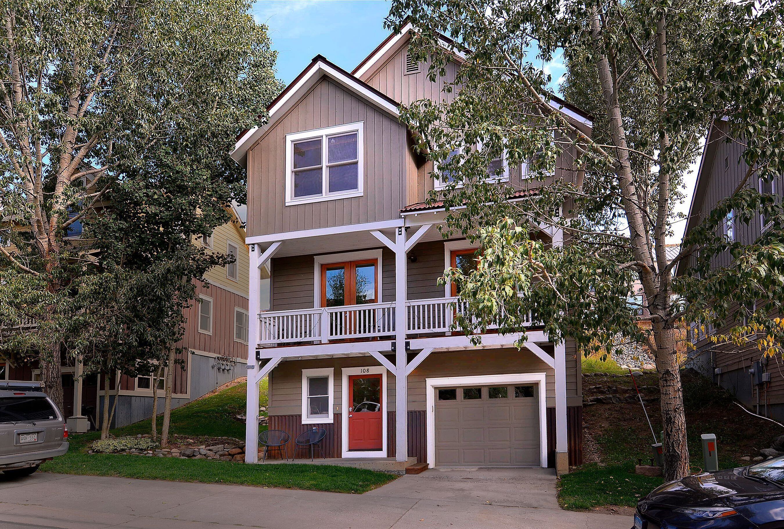 Big Sky Place, Adorable 3BD Home, Pet friendly!