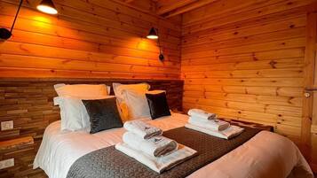 2 chambres, fer et planche Ă repasser, draps fournis