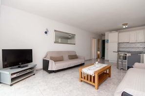 2 bedrooms, iron/ironing board, WiFi, bed sheets - Mare Verde 98 - Two Bed (Costa Adeje)