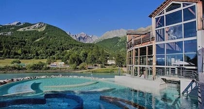 MonĂȘtier-les-Bains centre, RDC, 3 Chambres SĂ©parĂ©es, jardin privĂ©