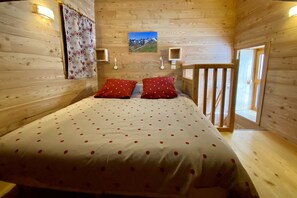 3 slaapkamers, een strijkplank/strijkijzer, reisbedje, gratis wifi