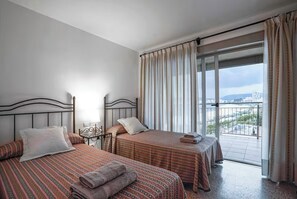 3 bedrooms, iron/ironing board, travel cot, WiFi