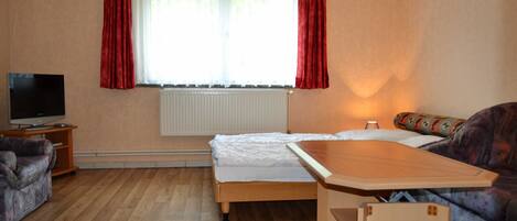 2 bedrooms, travel crib