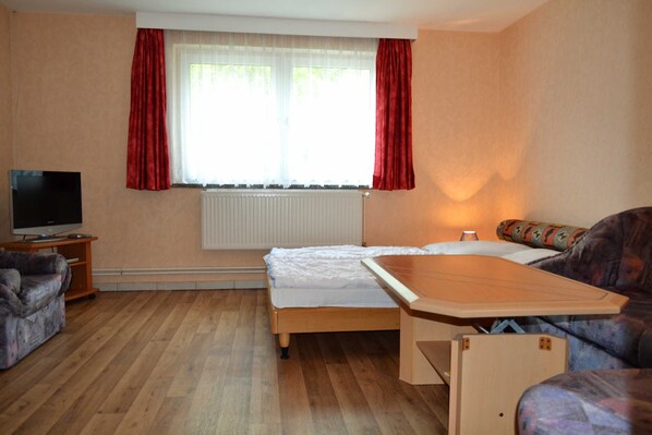 2 bedrooms, travel crib