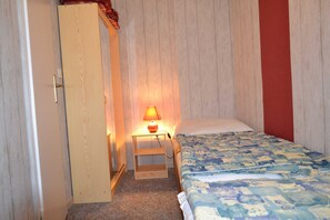 2 soverom og reiseseng for barn