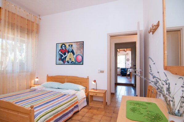 3 bedrooms, bed sheets, wheelchair access