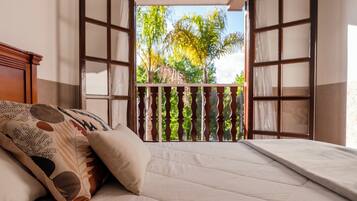 Quarto casal superior | Wi-Fi de cortesia, roupa de cama