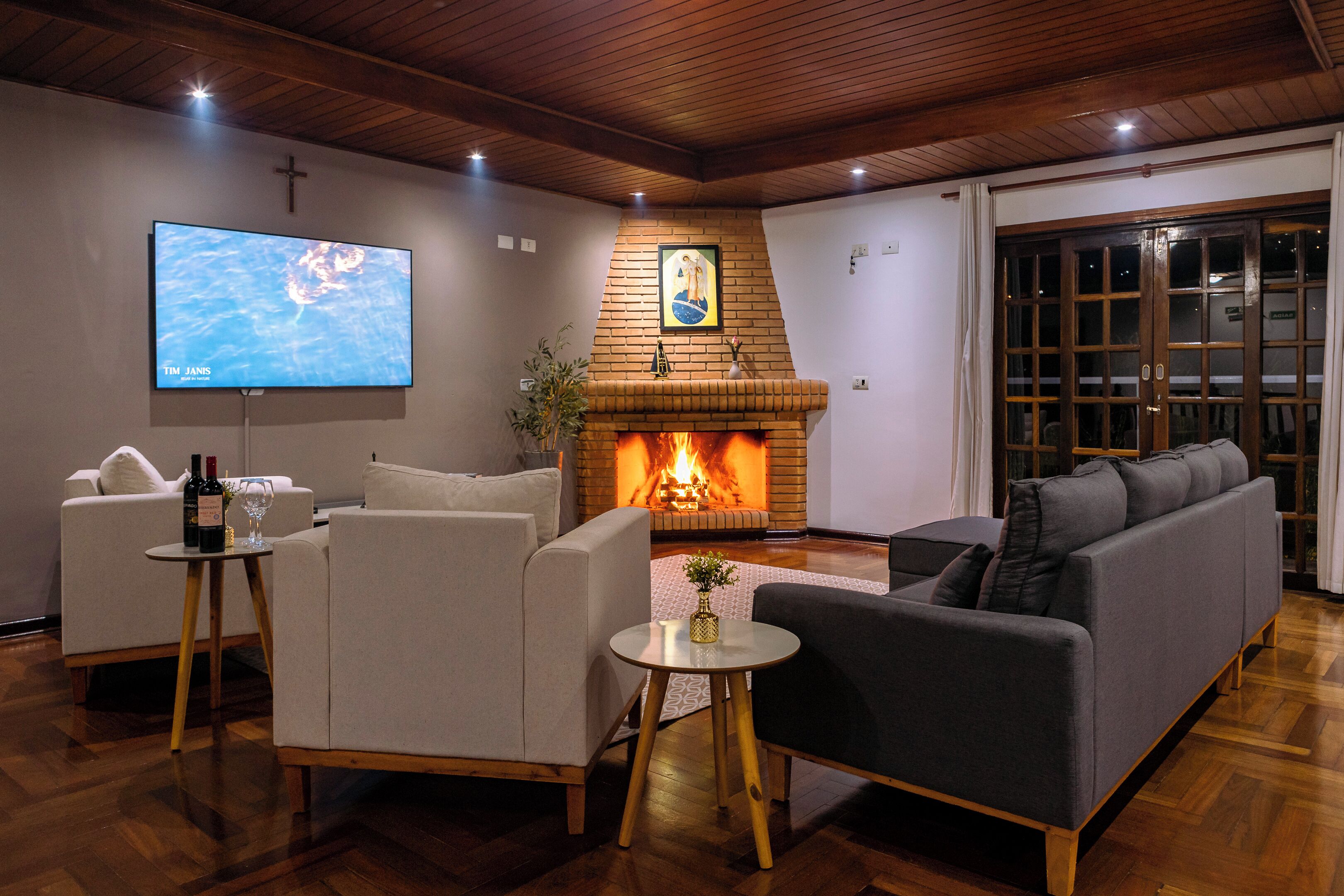 24-inch LCD TV with satellite channels, TV