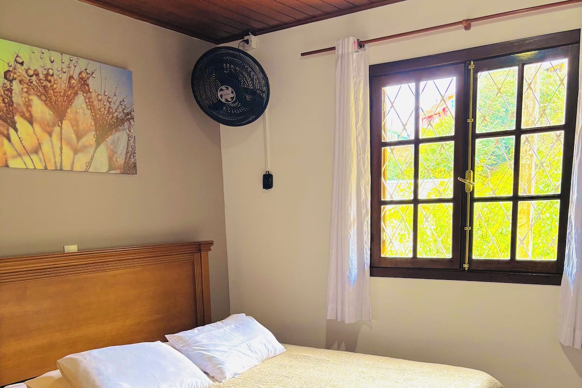 Habitación Confort doble | Wifi gratis y ropa de cama