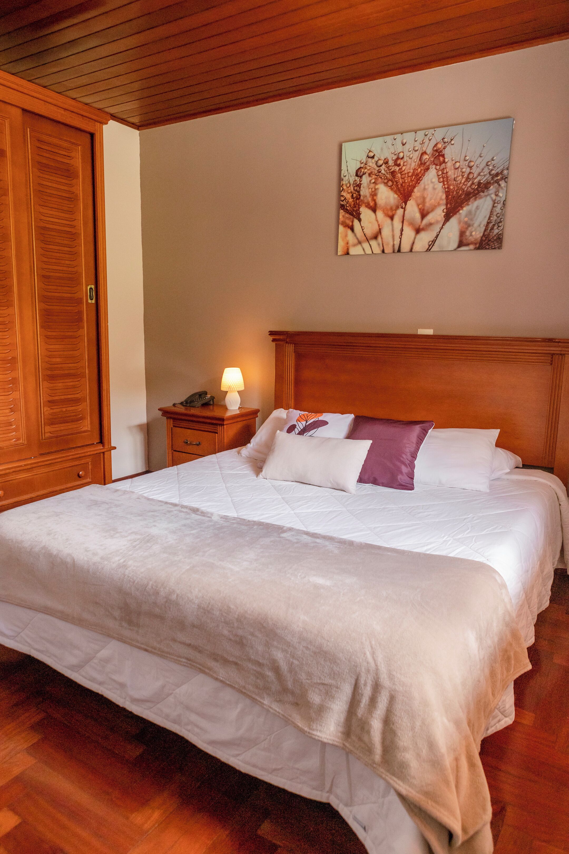 Comfort Double Room | Free WiFi, bed sheets