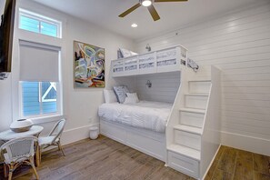 3 Schlafzimmer, Schreibtisch, Bügeleisen/Bügelbrett, Internetzugang