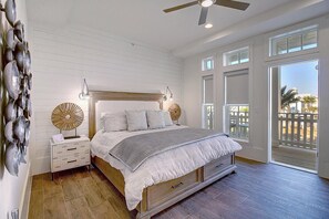 3 bedrooms, desk, iron/ironing board, Internet