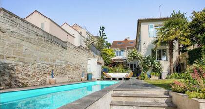Peaceful blue paradise 20 minutes from the center of Paris
