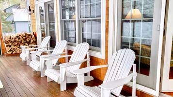 Premier House, 4 Bedrooms, Lake View, Lakeside | Living area | LCD TV, fireplace