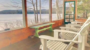 Premier House, 4 Bedrooms, Lake View, Lakeside | 4 bedrooms, individually decorated, individually furnished