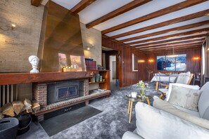 TV, fireplace, DVD player