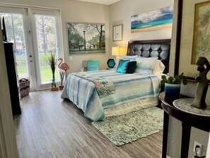 3 bedrooms, in-room safe, desk, iron/ironing board - Upscale Stay: Minutes from Parks, Convention Center and attractions. (Orlando)