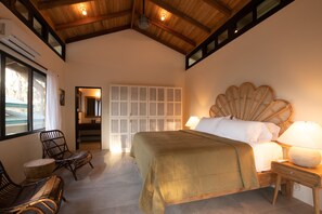 5 bedrooms, in-room safe, desk, free WiFi