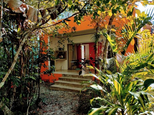 Cabana Completa em Arraial D'ajuda. Acomoda 2. Próxima às Praias Pitinga e Taipe