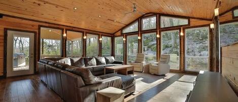 TV, fireplace, offices